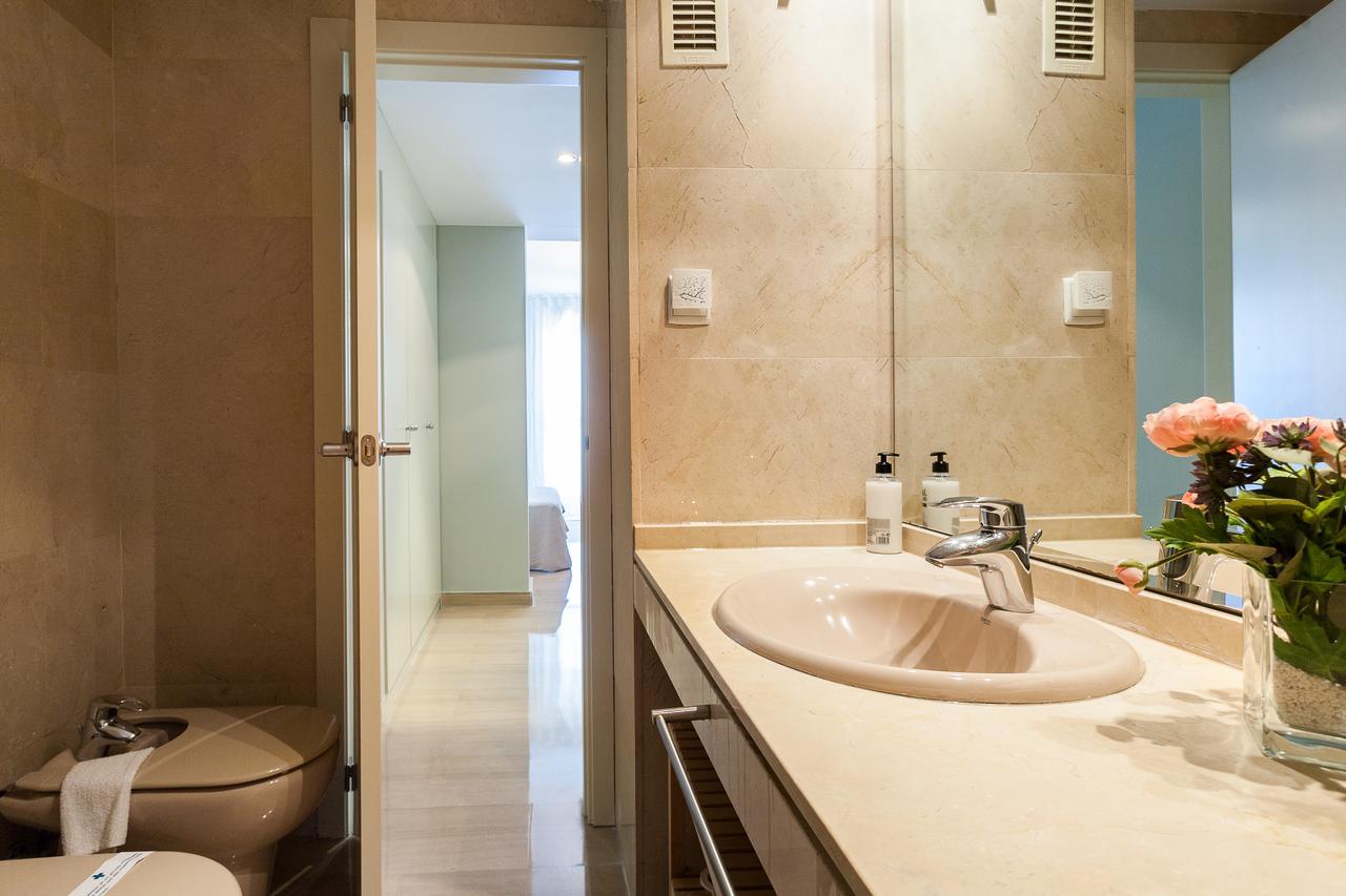 Apartup Green Opera Views Валенсія Екстер'єр фото