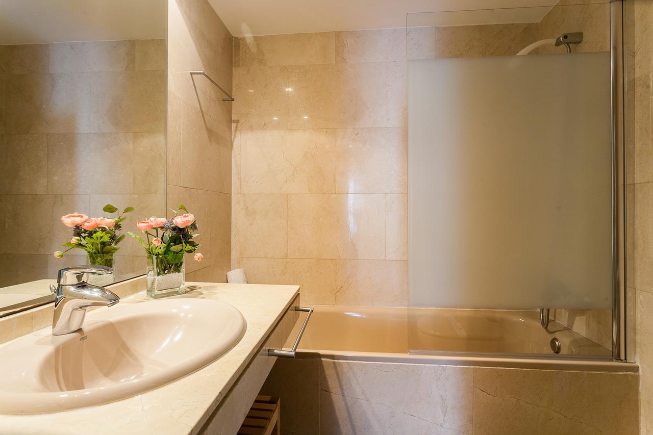 Apartup Green Opera Views Валенсія Екстер'єр фото